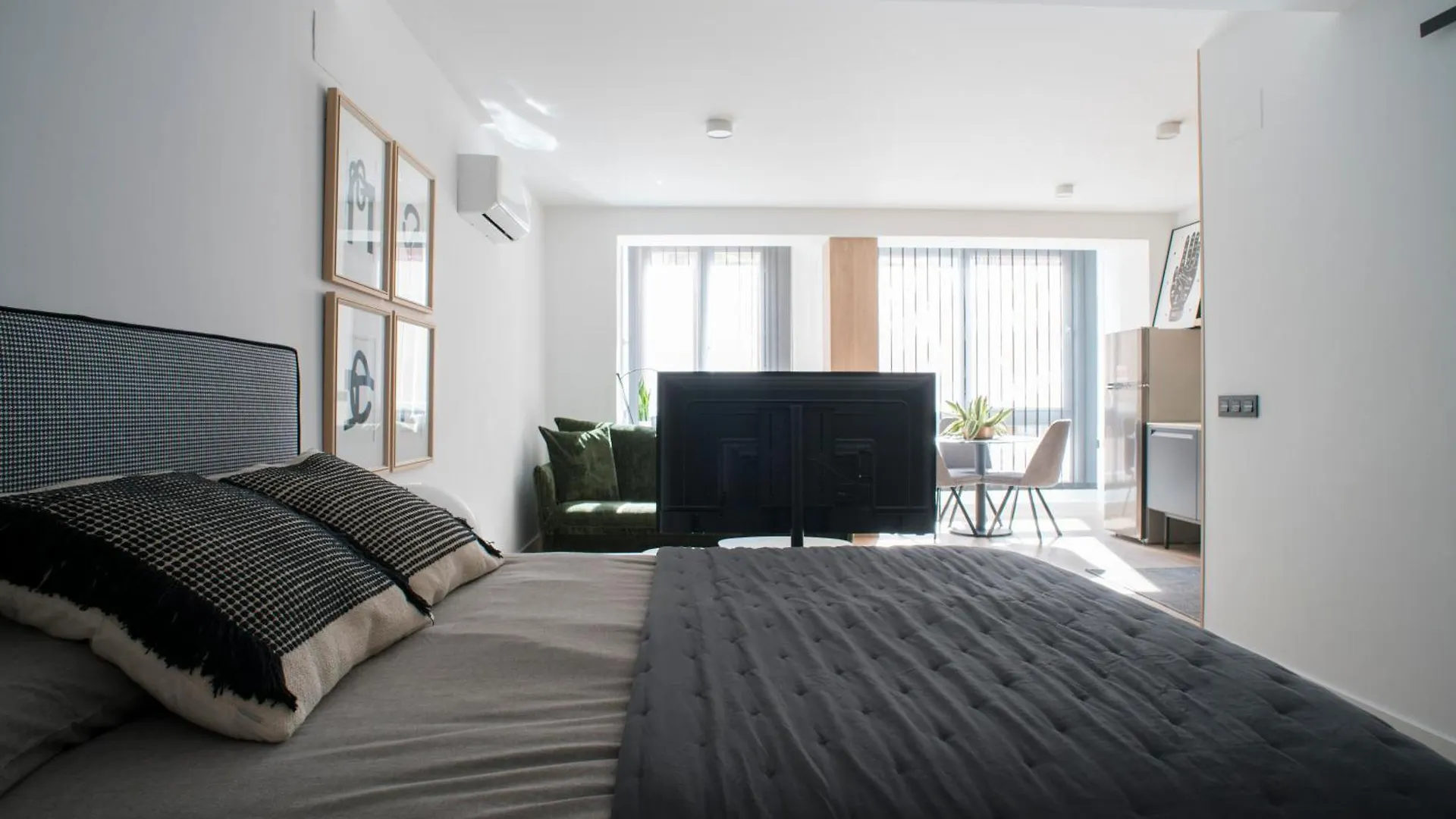 Apartaments Turistics Cardona IV 0*,  スペイン
